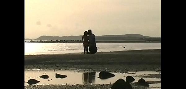  Panameña Mariposa (Nancy) - Se deja coger por un barrigón en la playa